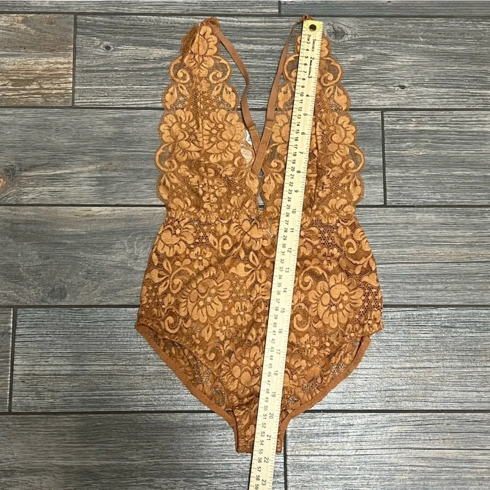 NWT $78 Free People X HAH Comin in Haht Lace Bodysuit Top Size XS Brown Sugar